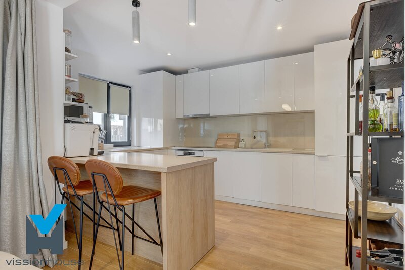 Tunari, vila premium cu gradina si design contemporan.