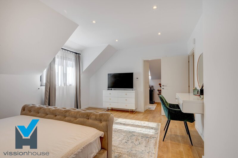 Tunari, vila premium cu gradina si design contemporan.