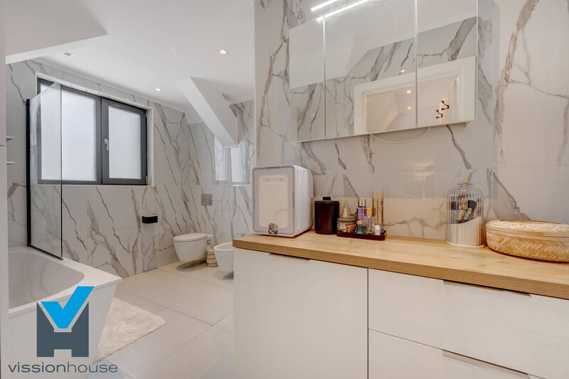 Tunari, vila premium cu gradina si design contemporan.